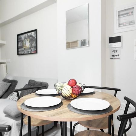 Cozy Cityscape Apartment In Atene Esterno foto