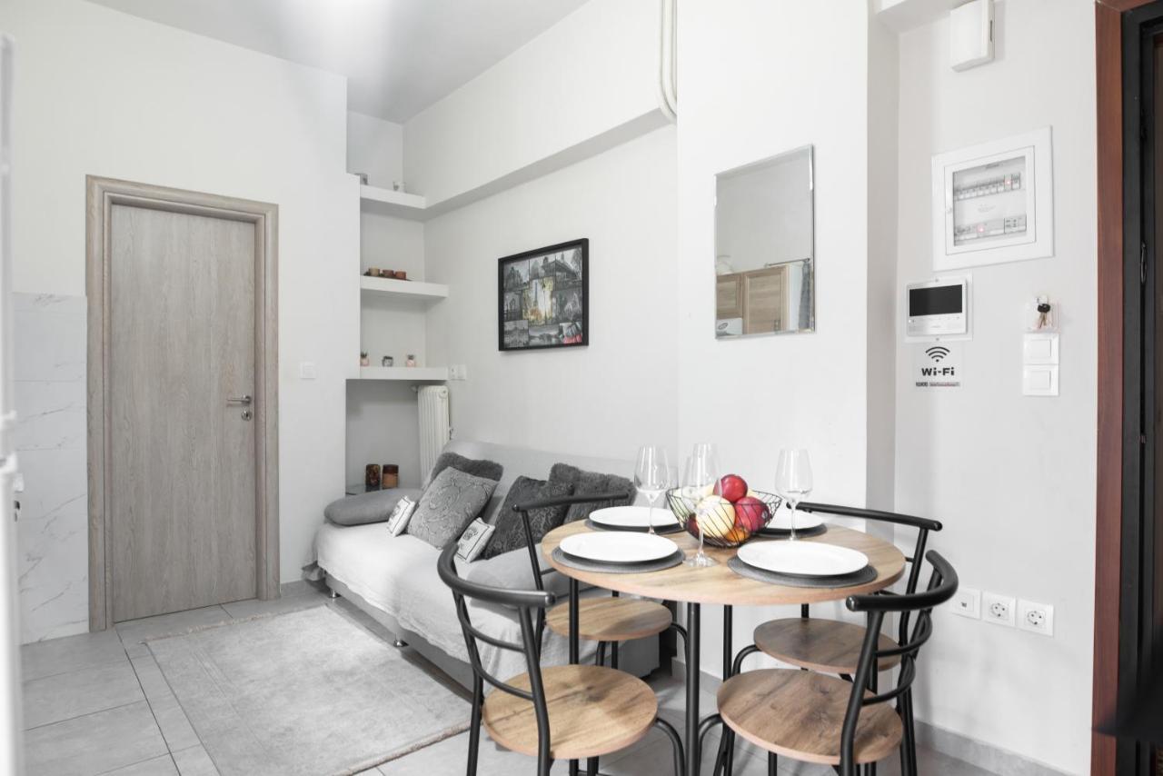 Cozy Cityscape Apartment In Atene Esterno foto