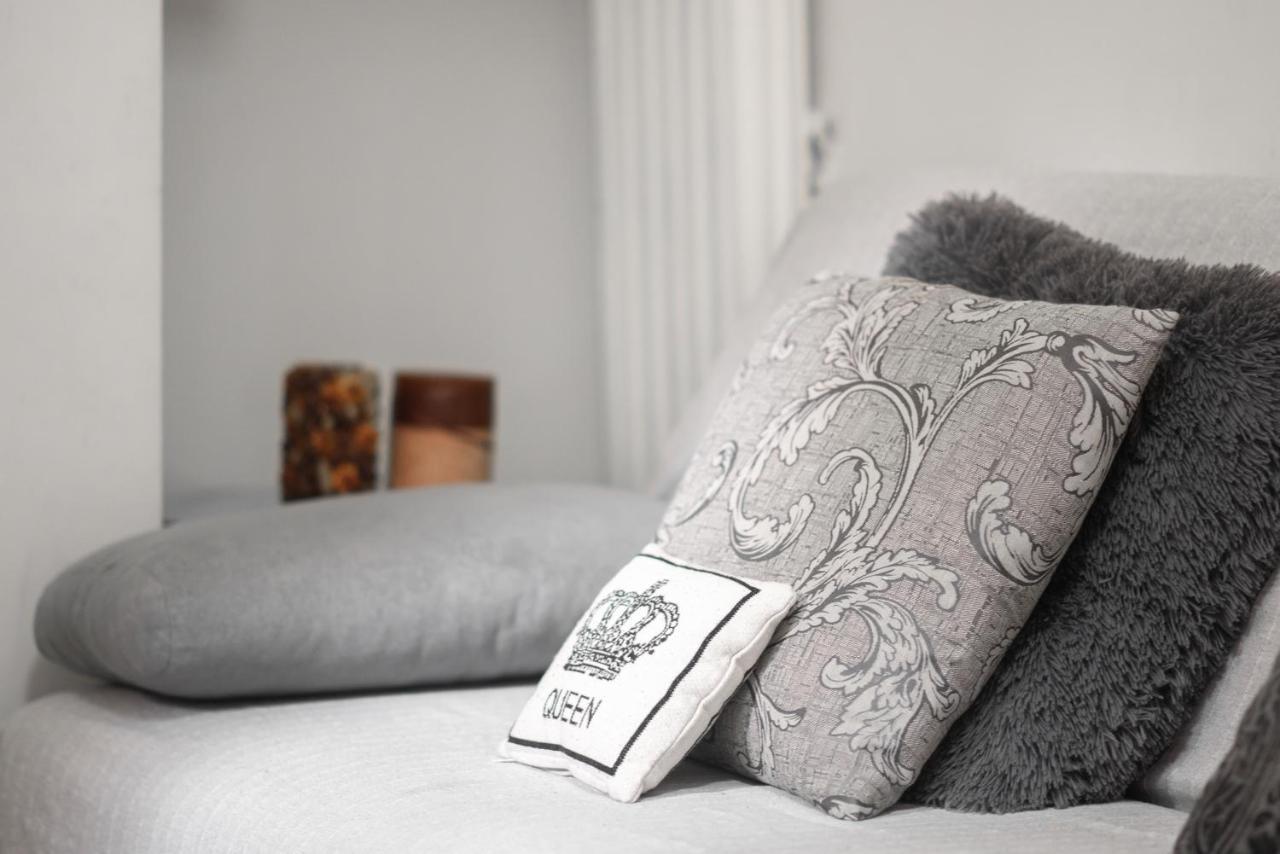 Cozy Cityscape Apartment In Atene Esterno foto
