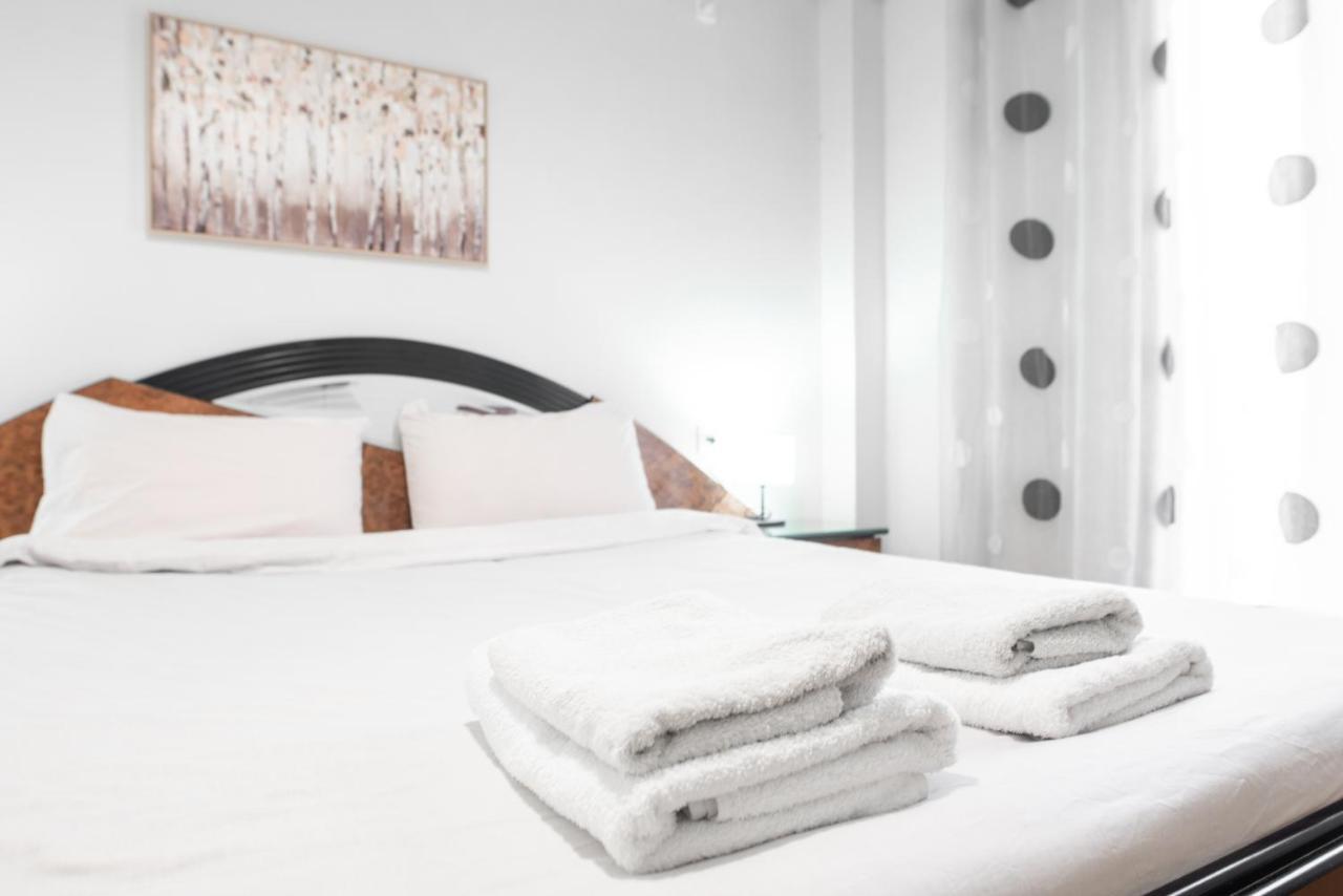 Cozy Cityscape Apartment In Atene Esterno foto