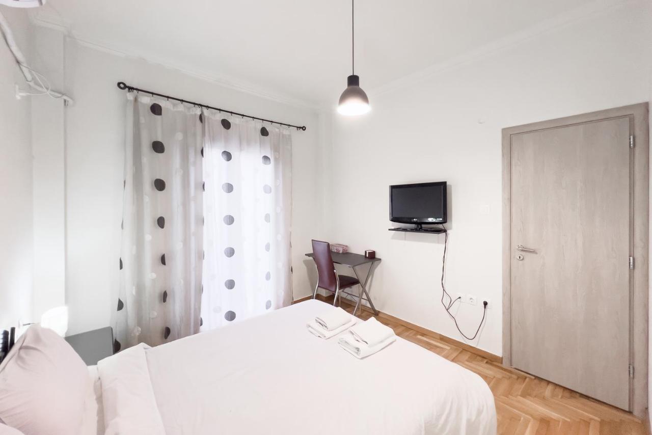 Cozy Cityscape Apartment In Atene Esterno foto