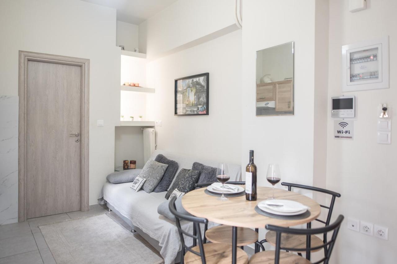 Cozy Cityscape Apartment In Atene Esterno foto