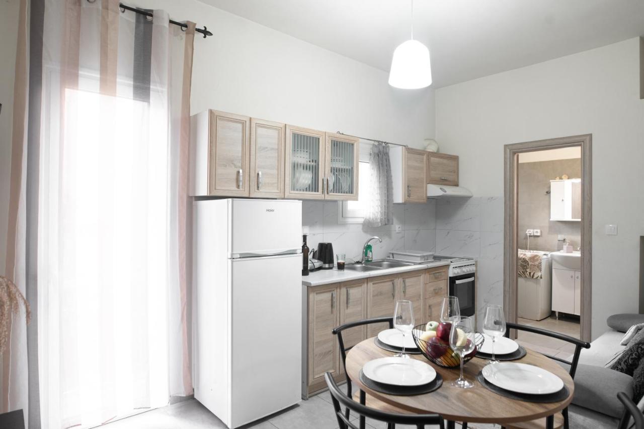 Cozy Cityscape Apartment In Atene Esterno foto